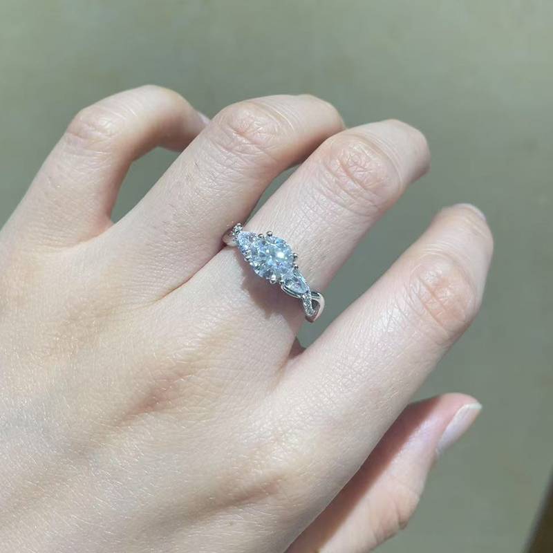 单头S925银镀白金Women's Ring定制选款主石Moissanite1.0ct/副石高碳钻
